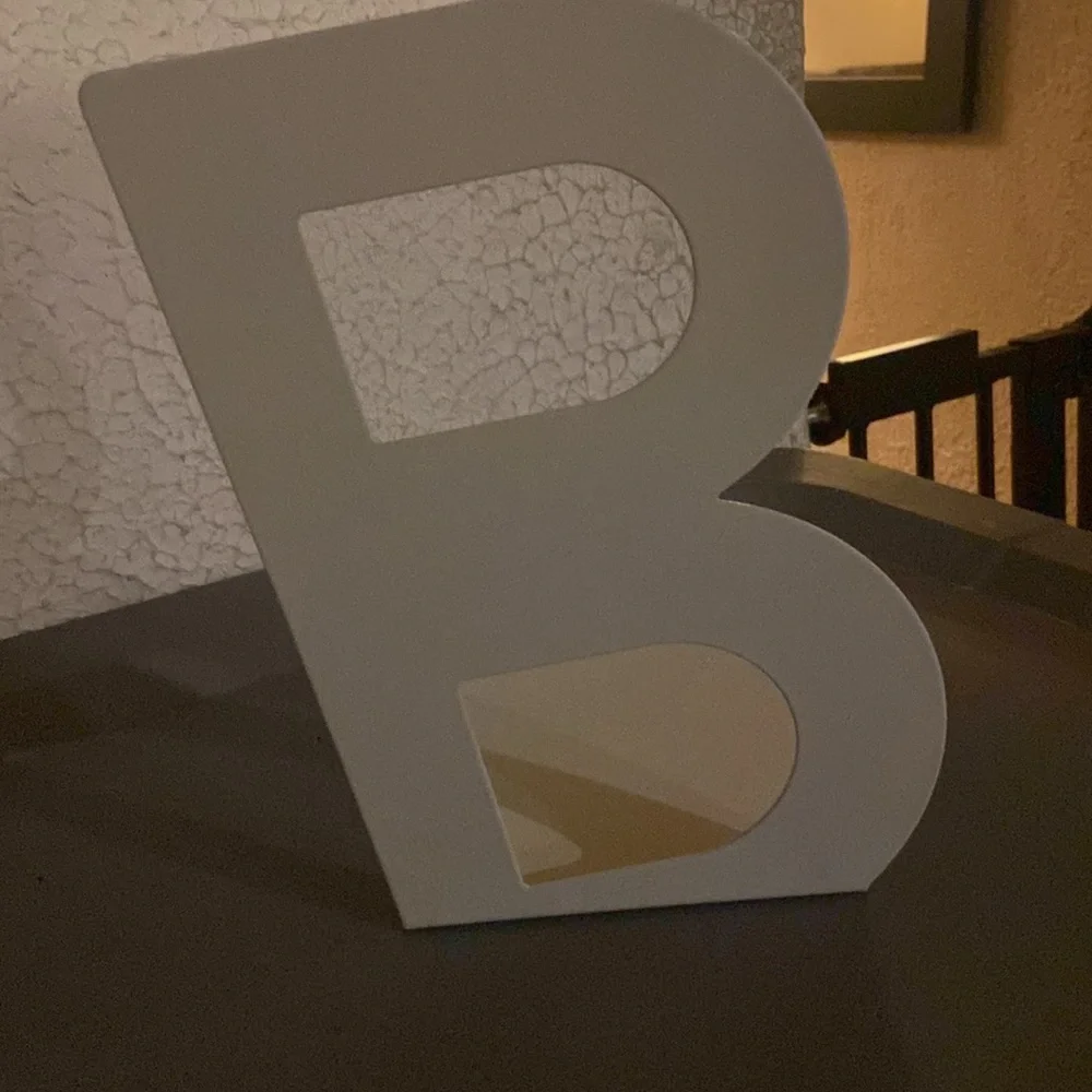 IKEA book end “B”